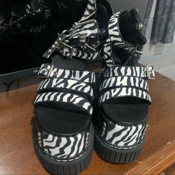 Dolls kill/ LA Moda platform shoes - Picture 5 of 5